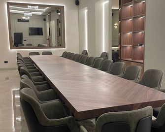 Move In Apartments - Aparthotel Belgrade - Belgrade - Meeting room