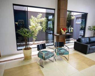 Prisma Plaza Hotel - Taubate - Lobby