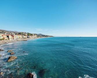 Villa Zafferano Suites - Lavanda - Celle Ligure - Спальня