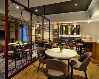 Edinburgh Marriott Hotel Holyrood - אדינבורו - טרקלין