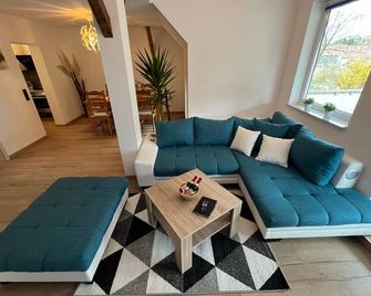 Ferienwohnung Familie Büchel - Zella-Mehlis - Wohnzimmer