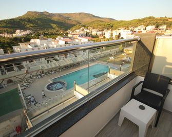 Alptekin Otel - Gümüldür Cumhuriyet - Balcony