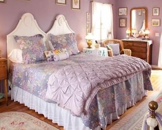 Large guesthouse withpool/spa, 360 degrees mountain views, horses welcome - Fort Davis - Bedroom