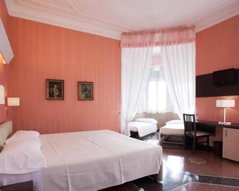 Hotel Vittoria - Genoa - Bedroom