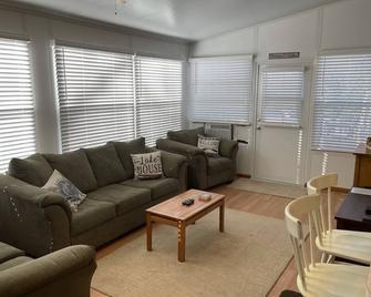 Point Sebago Vacation Home - Casco - Sala de estar