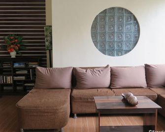 روفيكس توريست هوتل - إلنيدو - غرفة معيشة