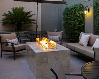 Courtyard by Marriott Los Angeles Baldwin Park - Baldwin Park - Patio