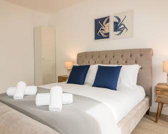 Crabs and Lobsters - Newquay - Bedroom