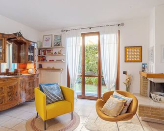 Cozy apartment with garden - Bellagio - Sala de estar