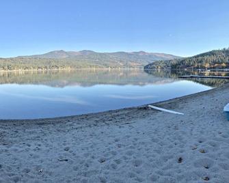 Liberty Lake Cottage With Lake View - Liberty Lake - Beach