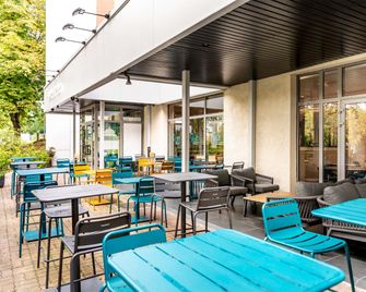 ibis Styles Paris Saint Denis Pleyel - Saint-Denis - Uteplats