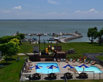 South Beach Resort Hotel - Marblehead - Patio