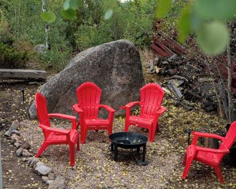 Great Deck With Gas Grill, Outdoor Firepit, 2 Blocks From Main Street - Grand Lake - Патіо