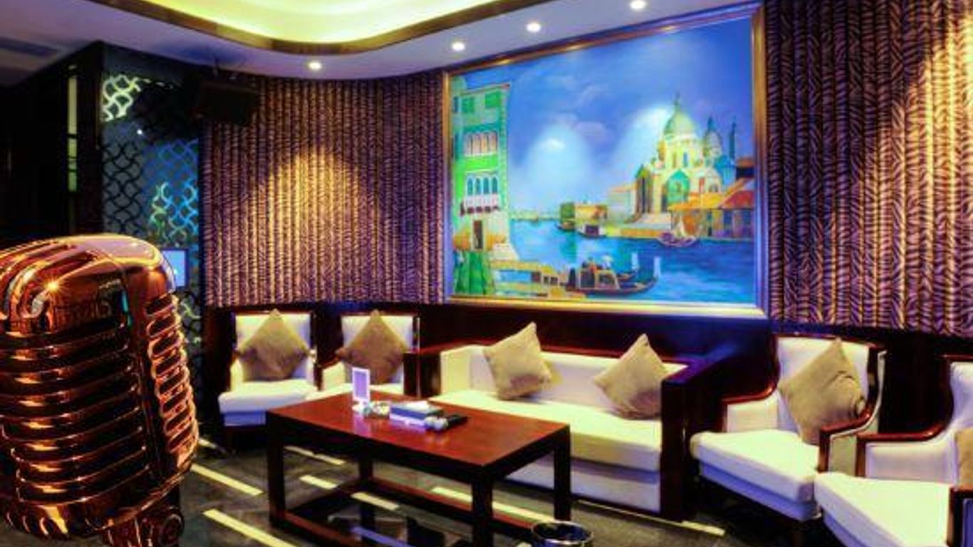 Xhyee Uvilla Resort Culture