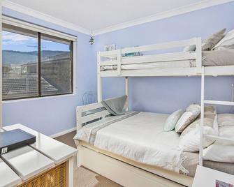 100 m to Thirroul Beach, play park and Olympic pool - Wollongong - Habitación