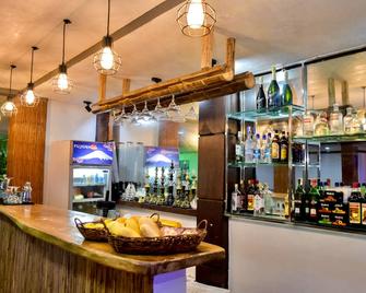 Bamboo Beach Resort & Restaurant - Boracay - Bar