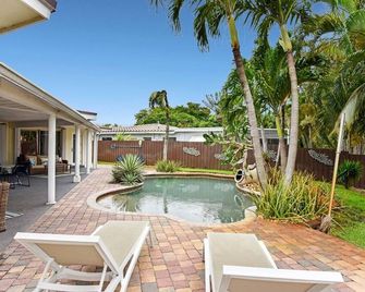 أوب كانال إين أوكلاند بارك - فورت لاودردال - حوض السباحة