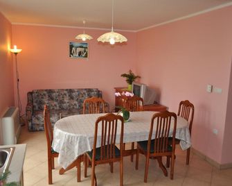 Apartments - Turisticna kmetija Vrbnjak - Kuršinci - Dining room