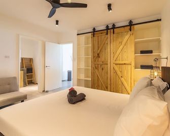 Epic Oceanfront Apartment with Sunset and Sea View - Kralendijk - Bedroom