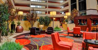 University Plaza Hotel - Springfield - Lobby