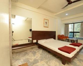Hotel Rahi Inn - Vadodara - Bedroom