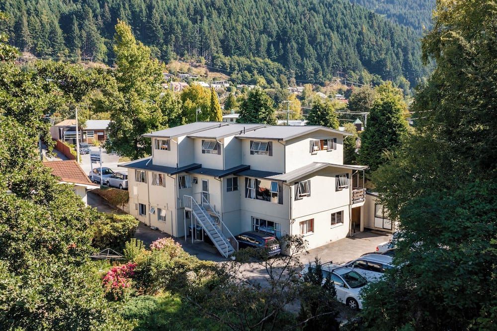 The Flaming Kiwi Backpackers - קווינסטאון - בניין