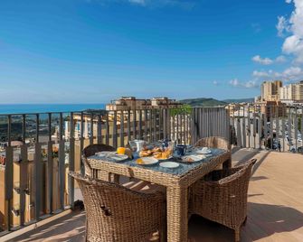 Hotel Exclusive - אגריג'נטו - מרפסת