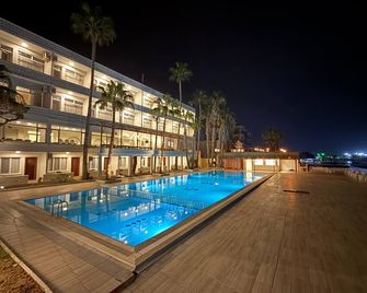 Lades Hotel - Taşucu - Piscina