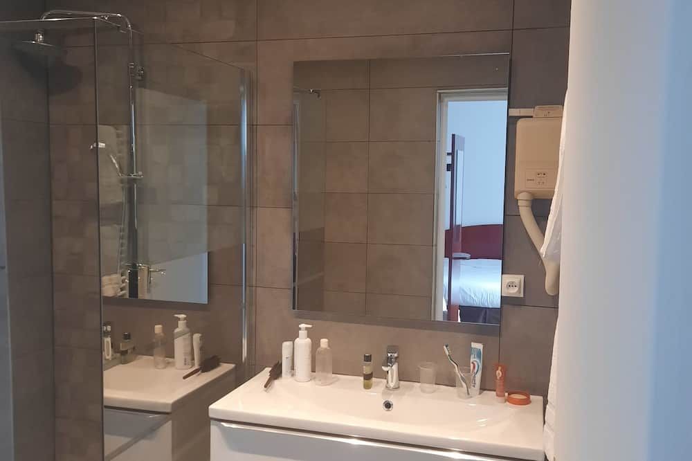Hotel Le Clemenceau - Valenciennes - Bathroom