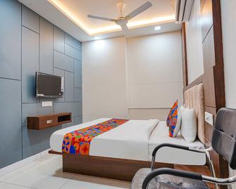 Fabhotel Coral - Індоре - Спальня