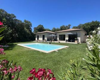 Villa Camille - Dreamlike relaxation in the middle of the South of France - Saint-Siffret - Piscina