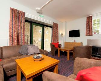 Yha Medway - Gillingham - Living room