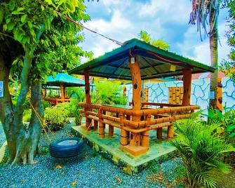 Jazkimronan Resort - Batangas - Patio