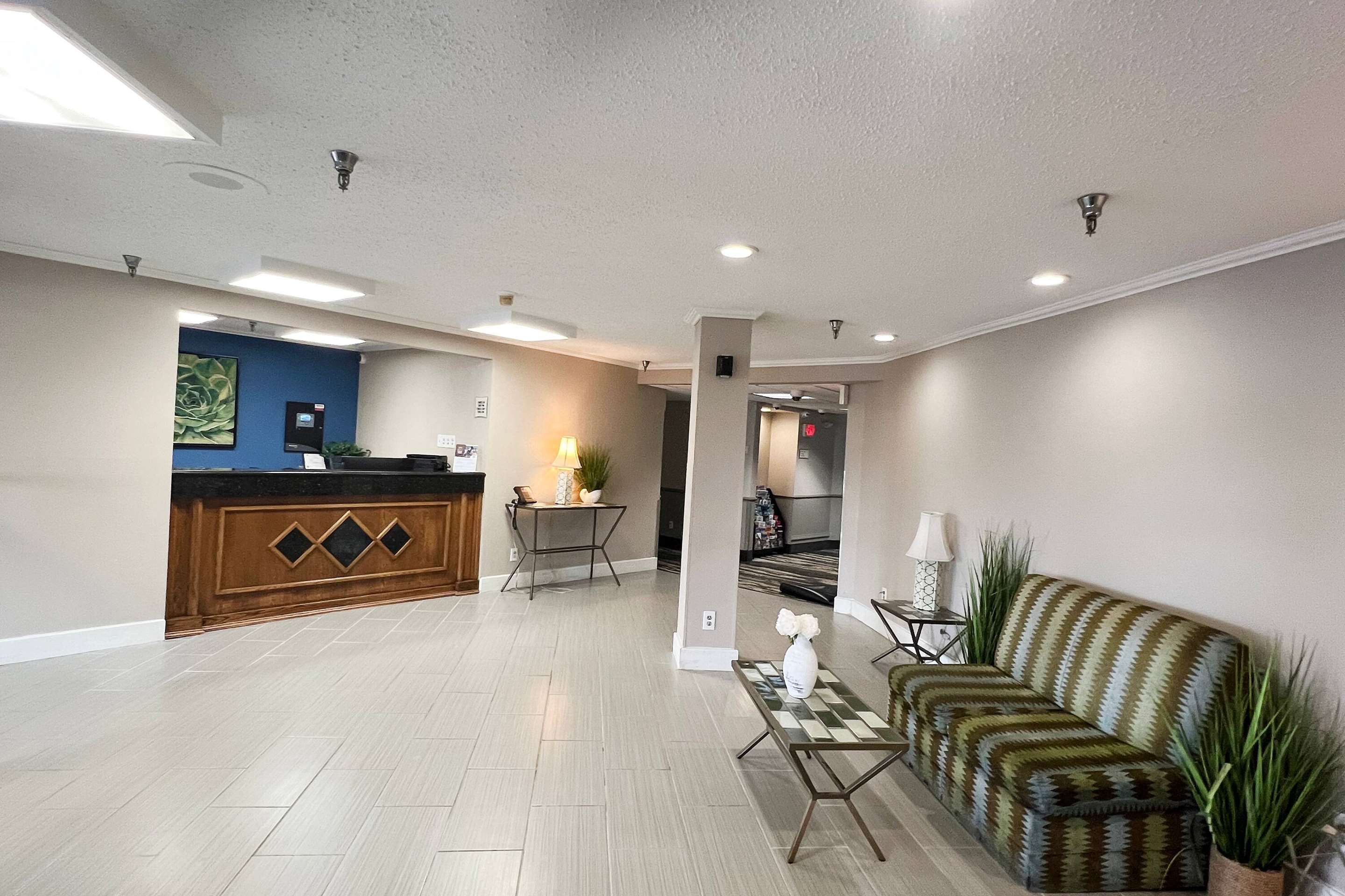 Lobby view of Baymont by Wyndham Columbia, MO