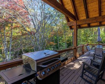 Blue Creek Cabin at Eagles Nest - Banner Elk - Balkón