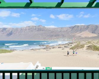 Famara Caracolillos, La Casa - Caleta de Famara - Spiaggia