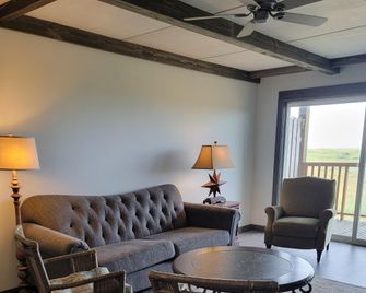 Chautauqua Resort & Conference Center - Long Beach - Living room
