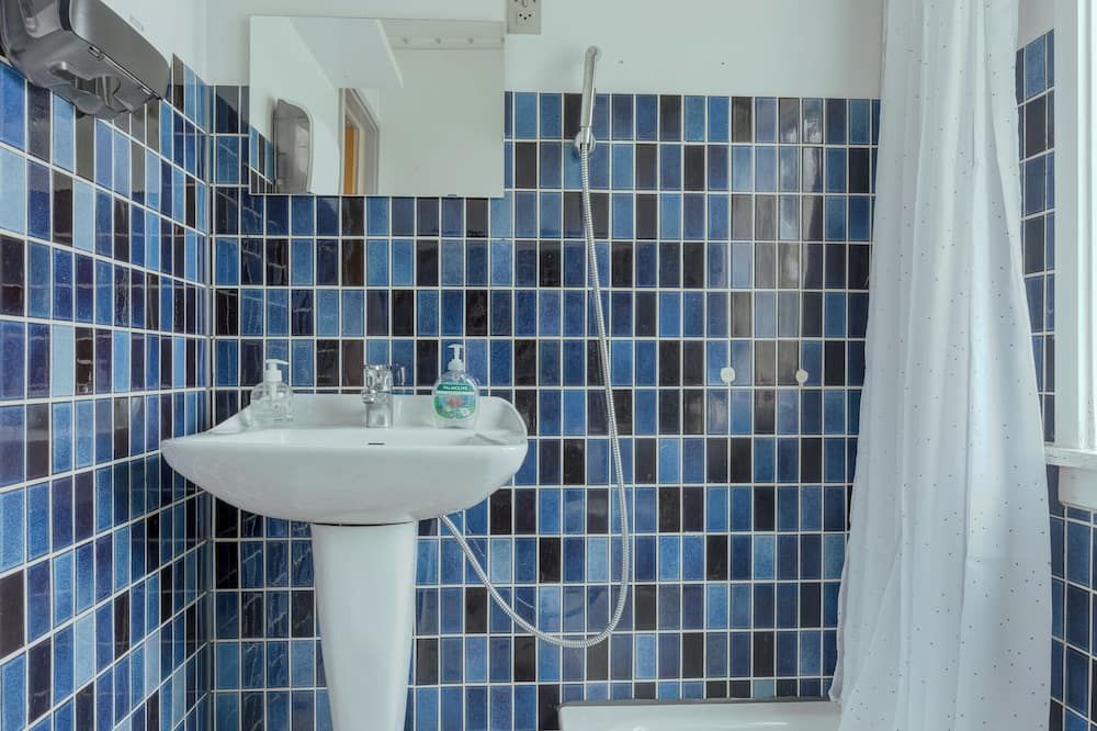 Guesthouse in Tórshavn Centre - טורשאבן - חדר רחצה