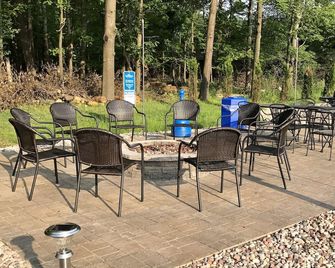 Baymont by Wyndham Stevens Point - Stevens Point - Patio