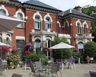 Leaside Hotel - Luton - Innenhof