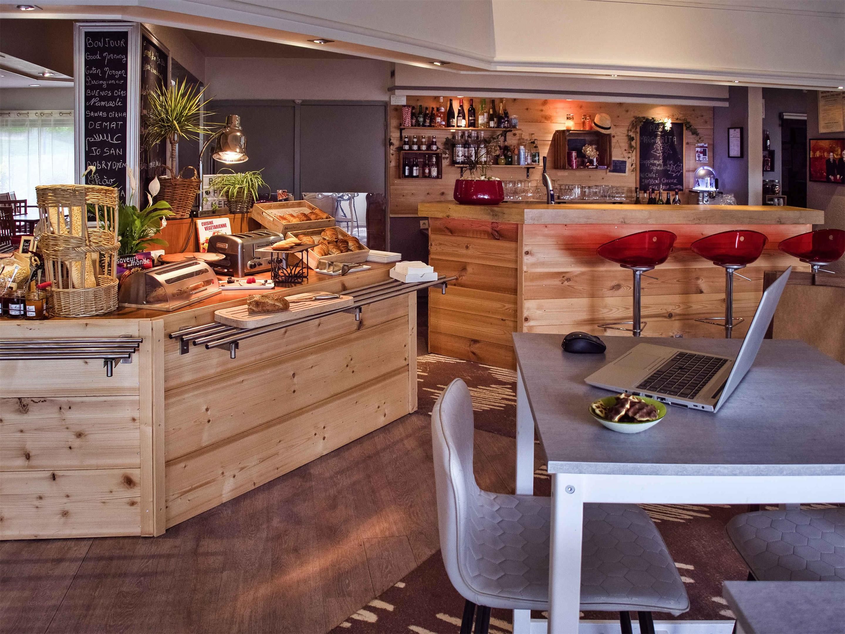 ibis Nemours - Nemours - Bar