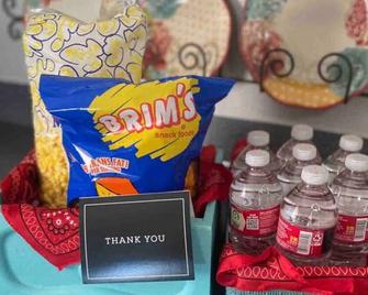 The Polka Dot Cottage: A cute 1950`s vibe - Price - Eten