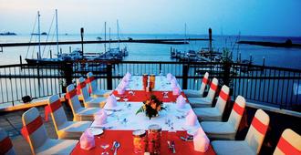 Nongsa Point Marina & Resort - באטאם קוטה - מסעדה