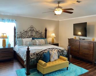 Spacious 4br 2-Story North Houston Vacation Rental - Tomball - Ložnice