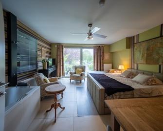 Guesthouse De Witte Merel Deluxe - Beringen - Bedroom