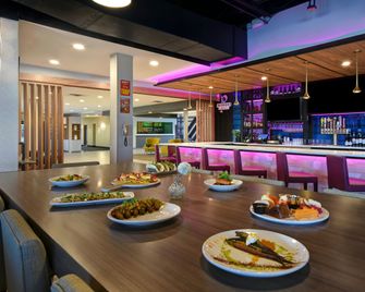 Holiday Inn Philadelphia-Cherry Hill By IHG - Cherry Hill - Restaurant