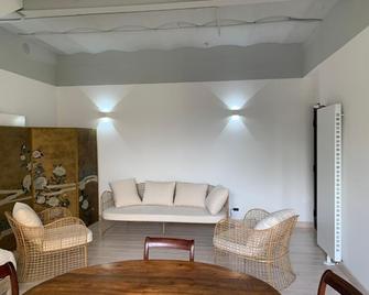 Le studio du botaniste - Giverny - Living room
