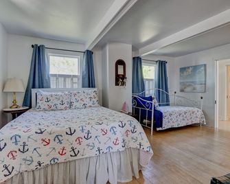 Waterfront, Gorgeous, Pvt Dock, Relax, Downtown, Fish, Retreat - Swansboro - Bedroom