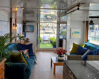 Jasmine Coral Jay Boutique Boatel Ocean Village - Gibraltar - Lobby
