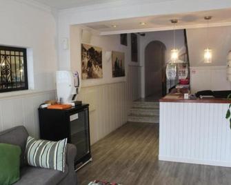 Hostal Paco Marbella - Marbella - Recepción